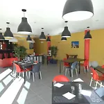 6 Personnes - Piscine - Terrasse - Parking&clim
