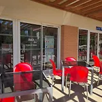 6 Personnes - Piscine - Terrasse - Parking&clim Appartamento