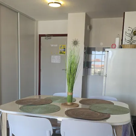 6 Personnes - Piscine - Terrasse - Parking&clim Appartamento